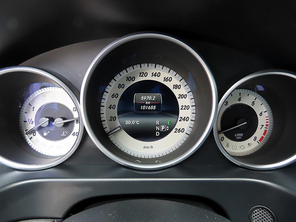 Mercedes Benz E class - Vista 9