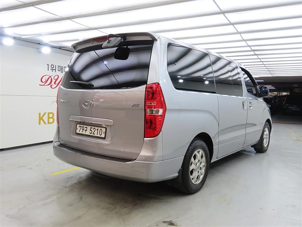 HYUNDAI Starex - Vista 4