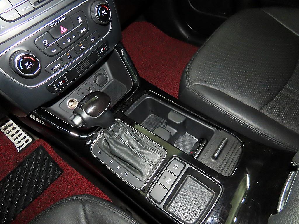 KIA Sorento - Vista 12