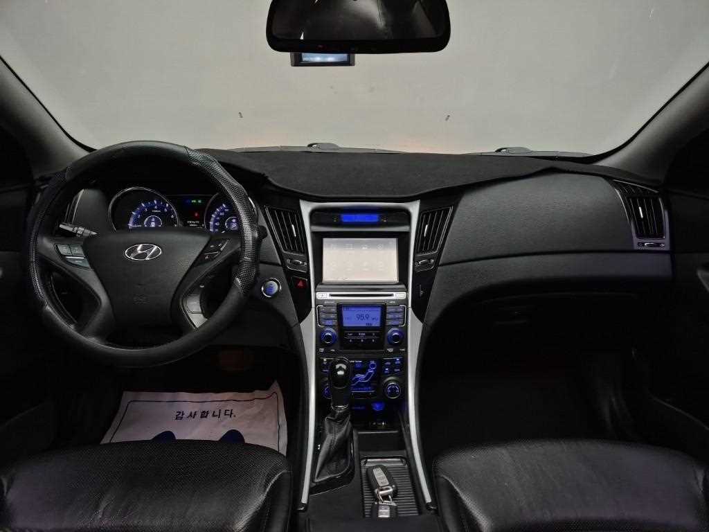 HYUNDAI Sonata - Vista 7