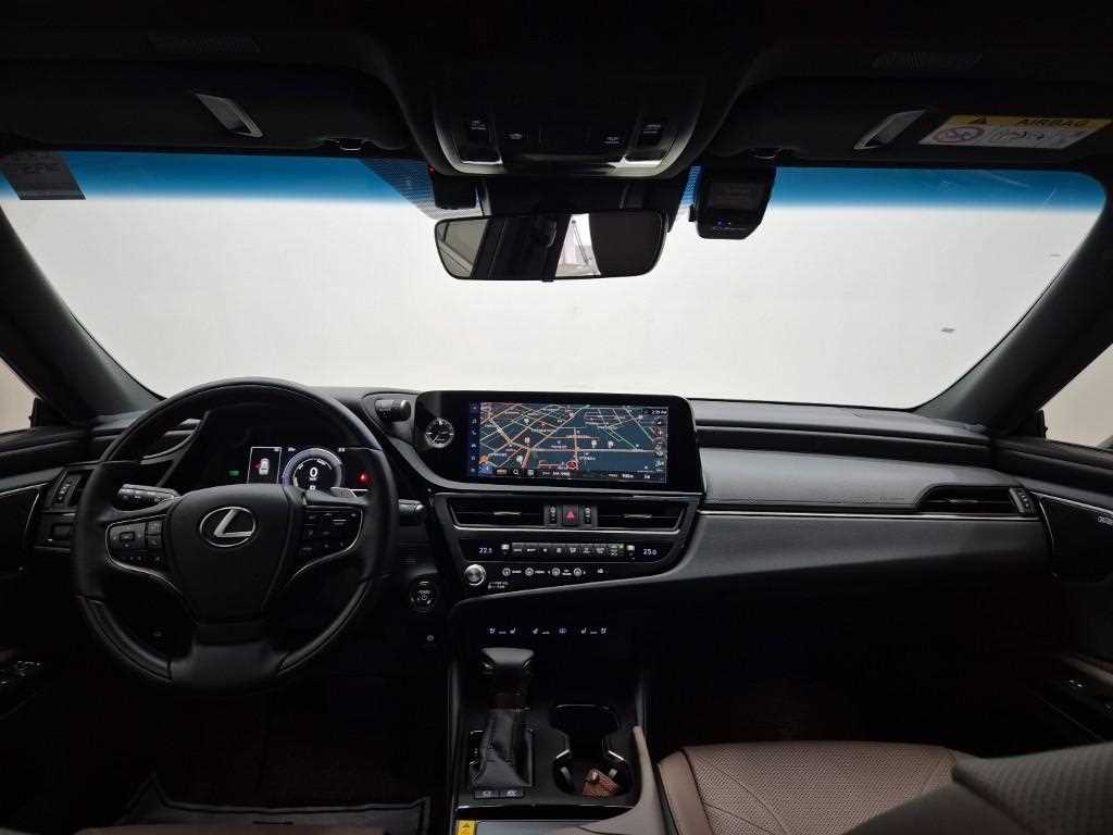 Lexus ES - Vista 7