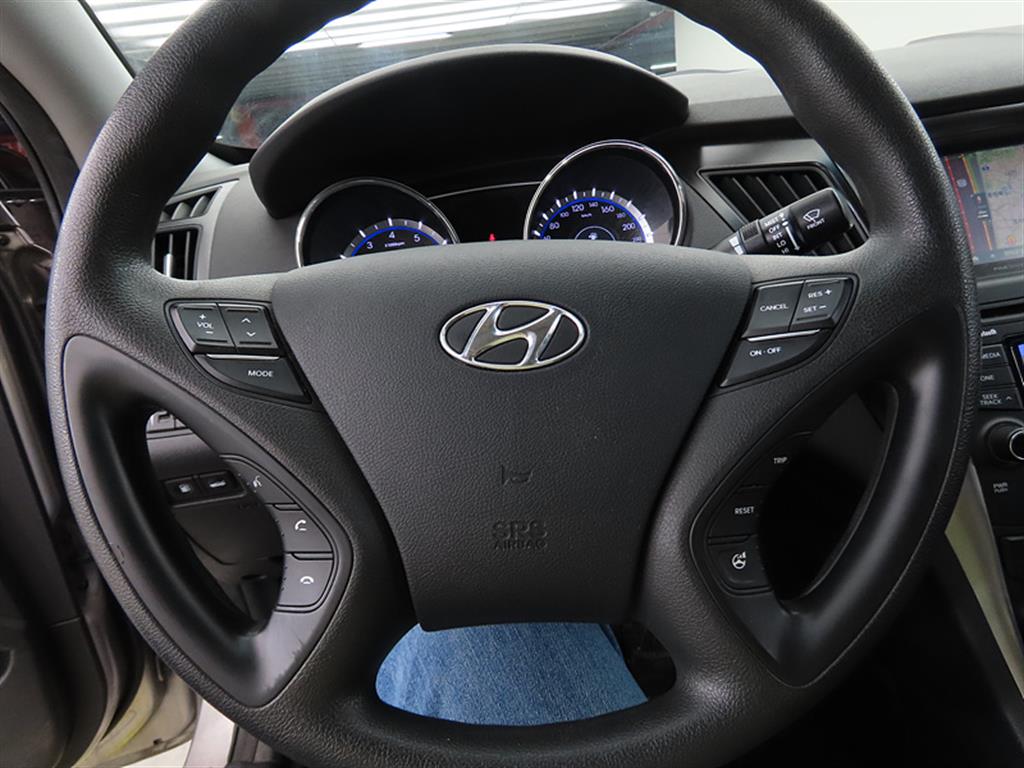HYUNDAI Sonata - Vista 8
