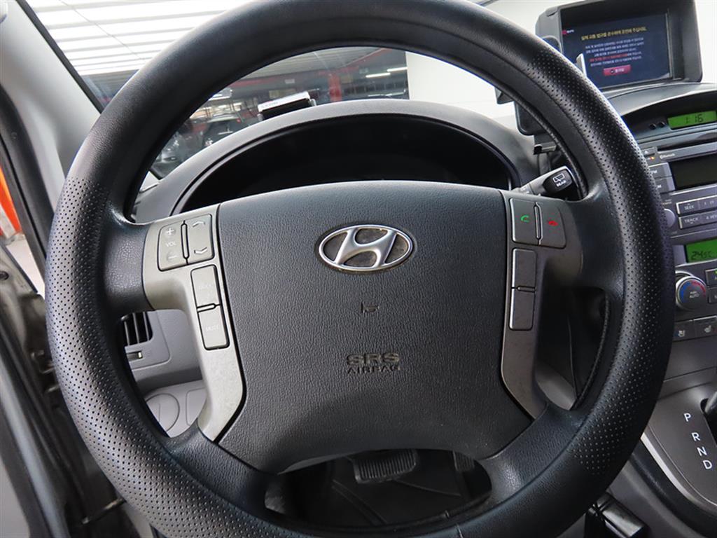 HYUNDAI Starex - Vista 9