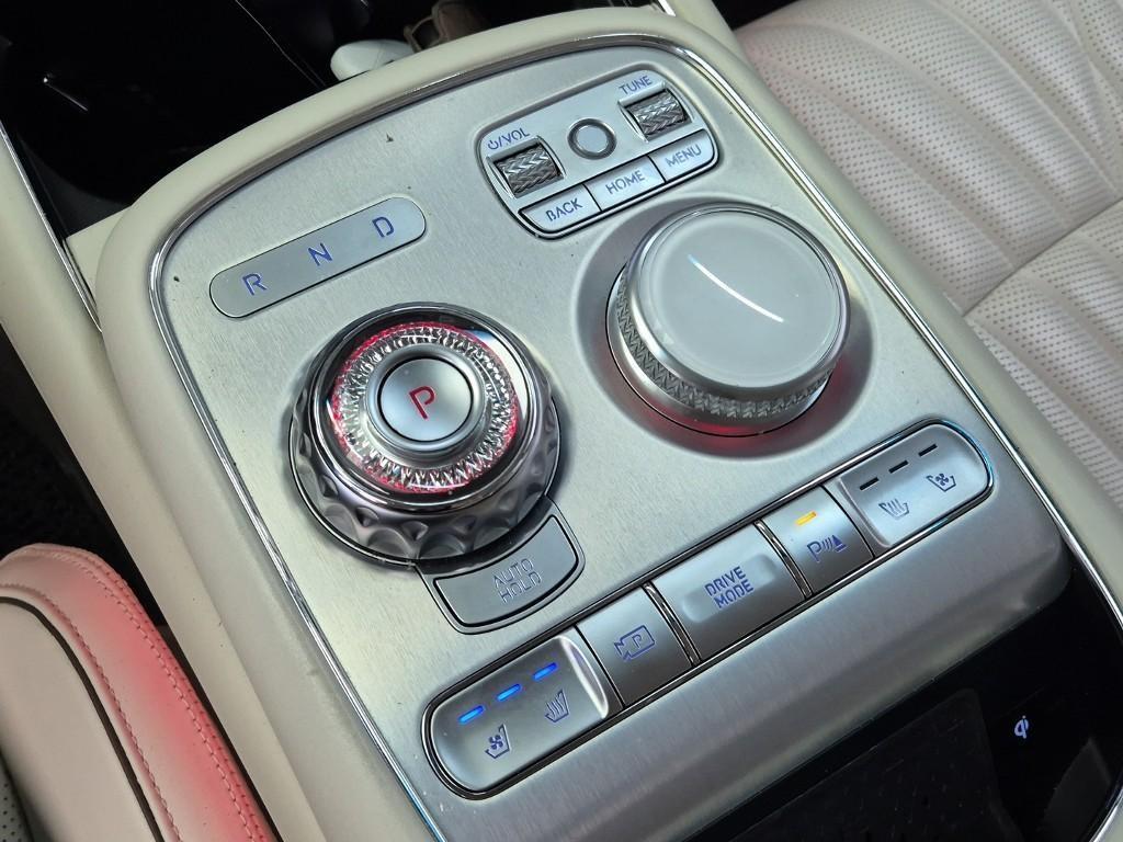 Genesis G90 - Vista 8