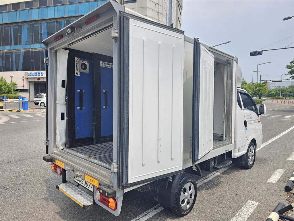 Small Truck Freezer Box(High Deck) - Vista 6