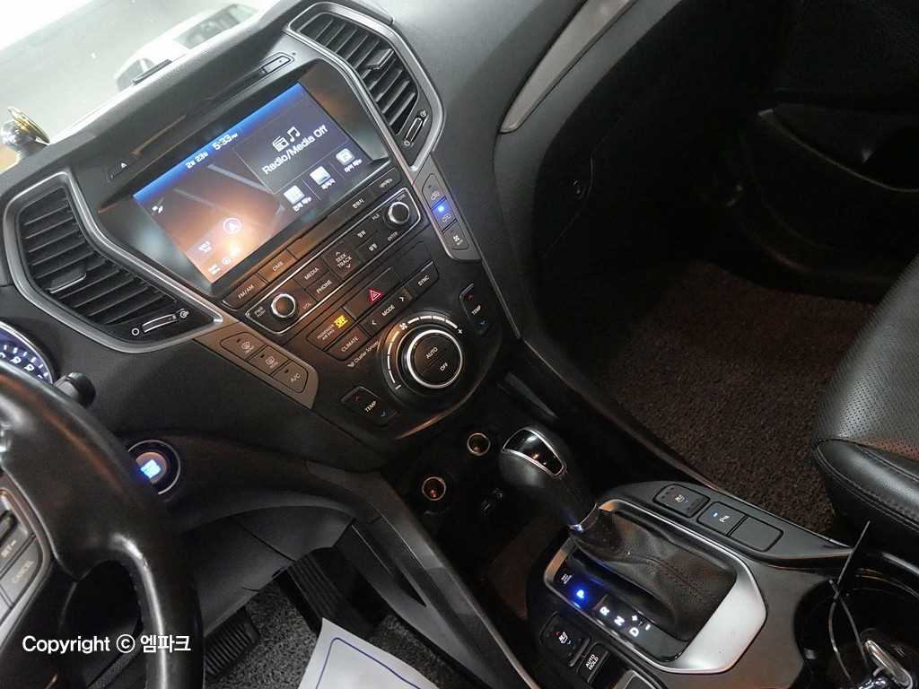 HYUNDAI Maxcruz - Vista 8