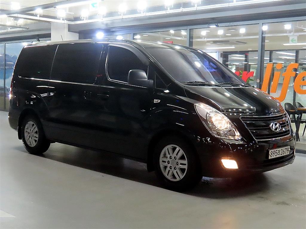 HYUNDAI Starex 2018 Negro - Importación desde Corea - HF Imports Iquique - Foto 1