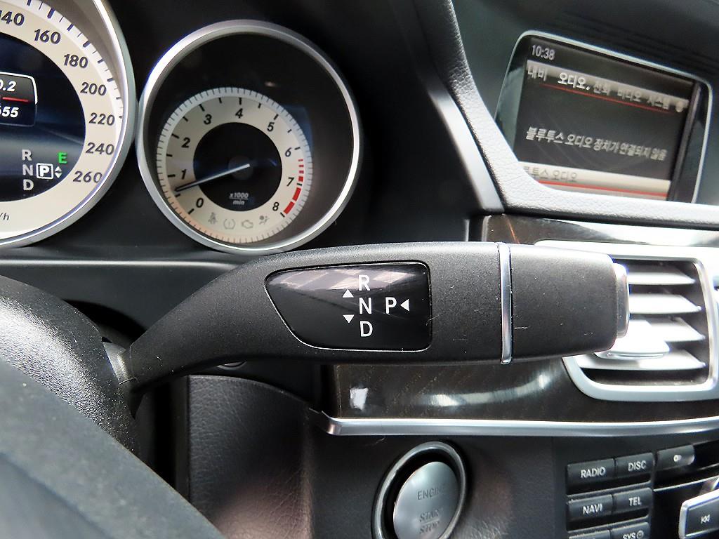 Mercedes Benz E class - Vista 10
