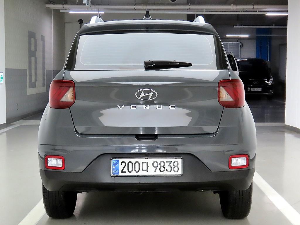 HYUNDAI Venue - Vista 3