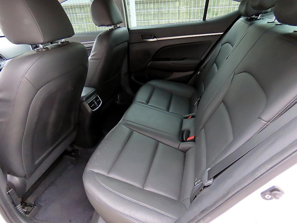 HYUNDAI Avante - Vista 6