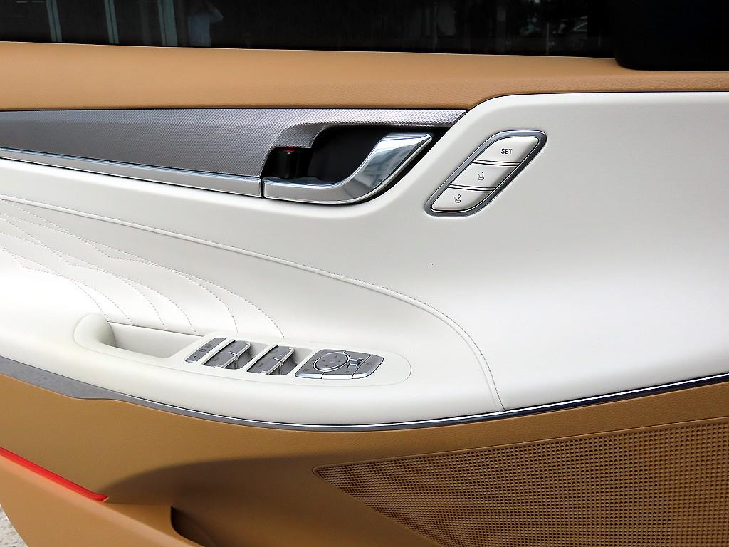 HYUNDAI Grandeur - Vista 12