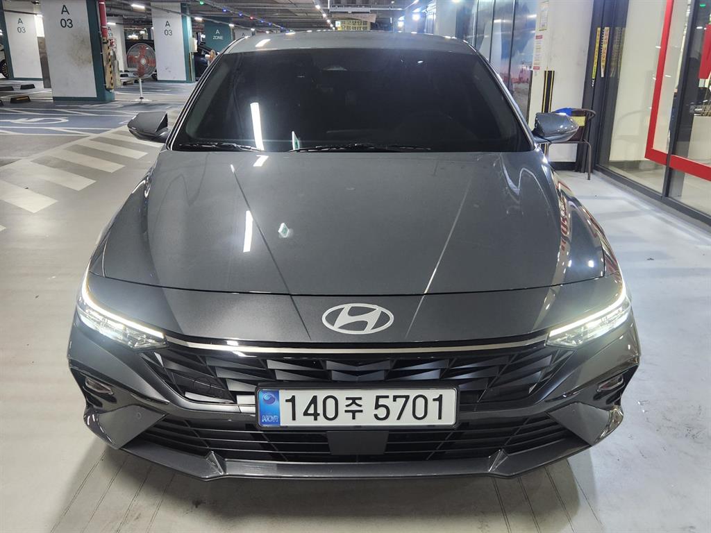 HYUNDAI Avante - Vista 2