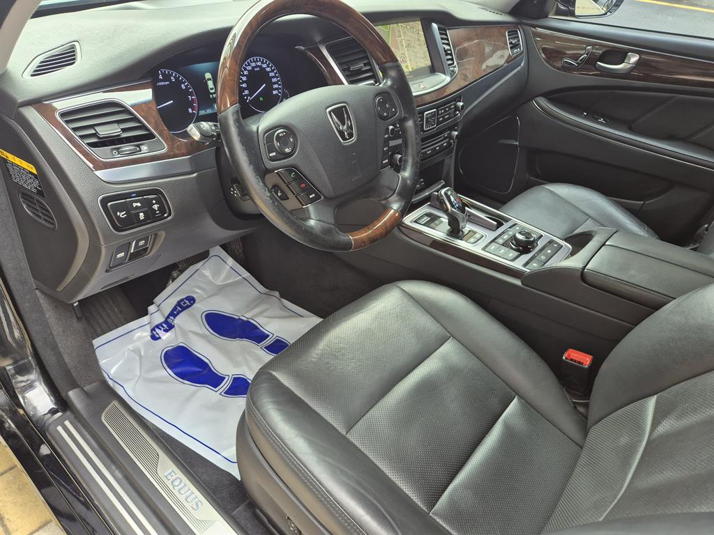 HYUNDAI Equus - Vista 4