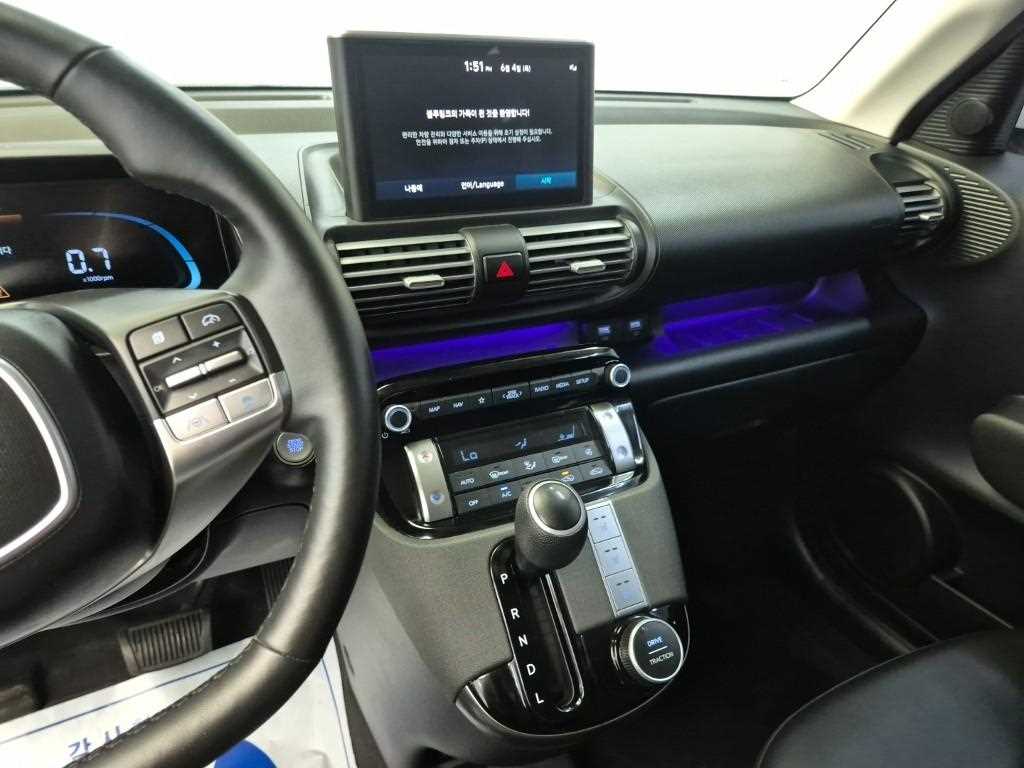 HYUNDAI Casper - Vista 10