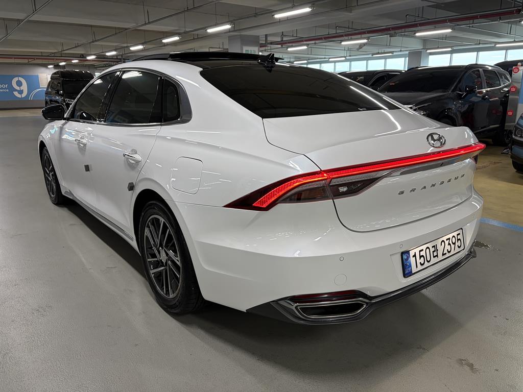 HYUNDAI Grandeur - Vista 4