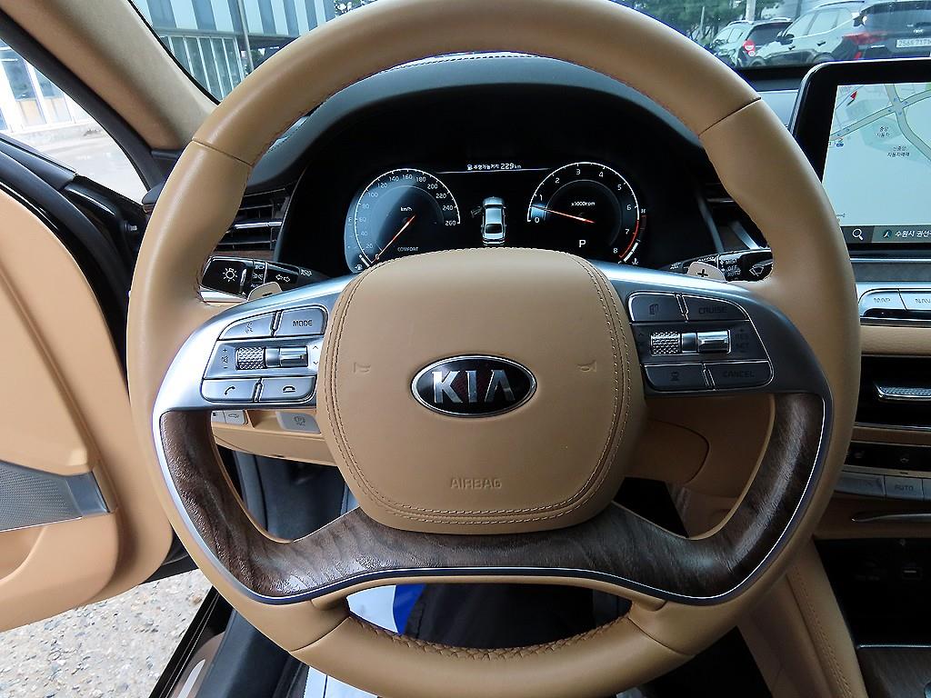 KIA K9 - Vista 8