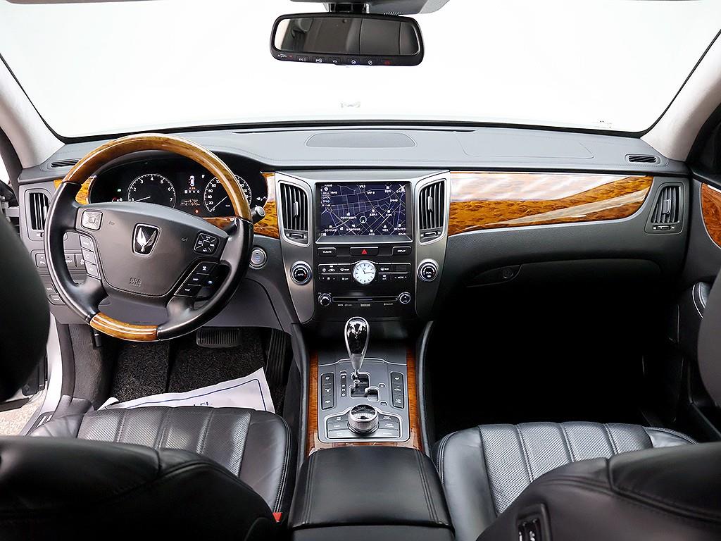HYUNDAI Equus - Vista 9