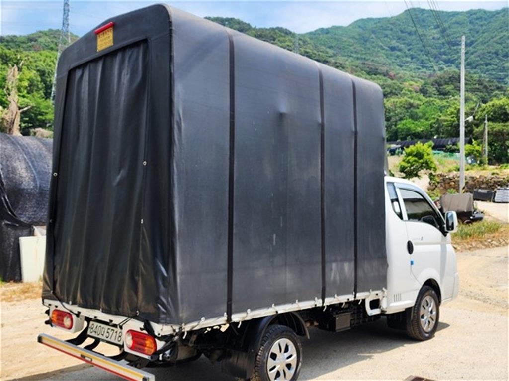 Small Truck Cargo (small) - Vista 2
