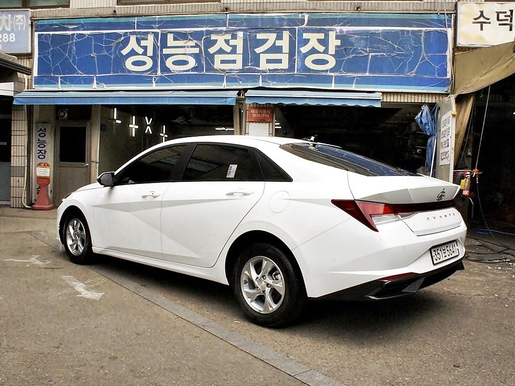 HYUNDAI Avante - Vista 6