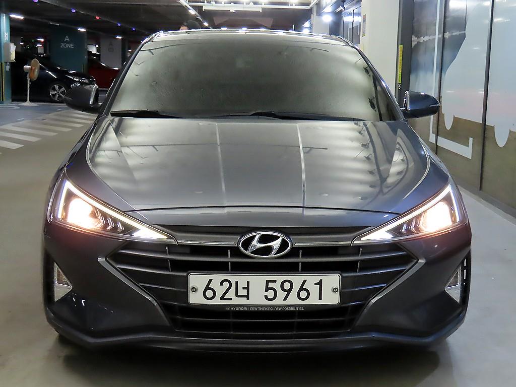 HYUNDAI Avante - Vista 2