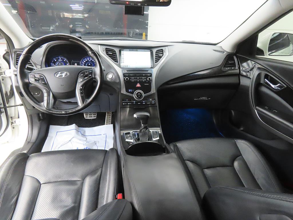 HYUNDAI Grandeur - Vista 7