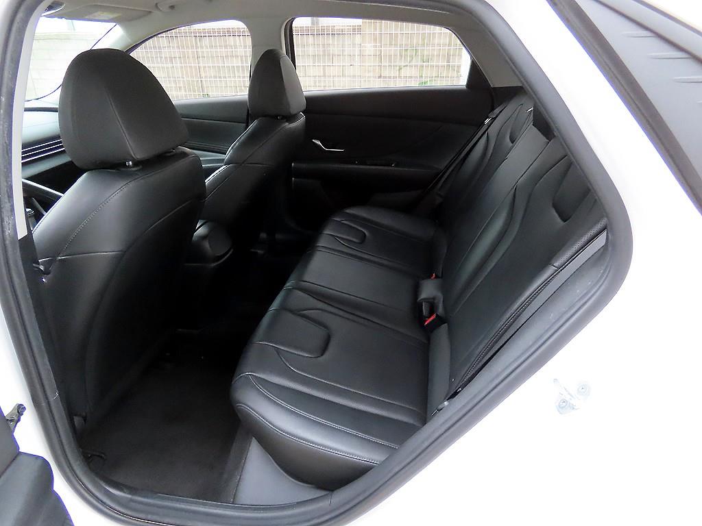 HYUNDAI Avante - Vista 6