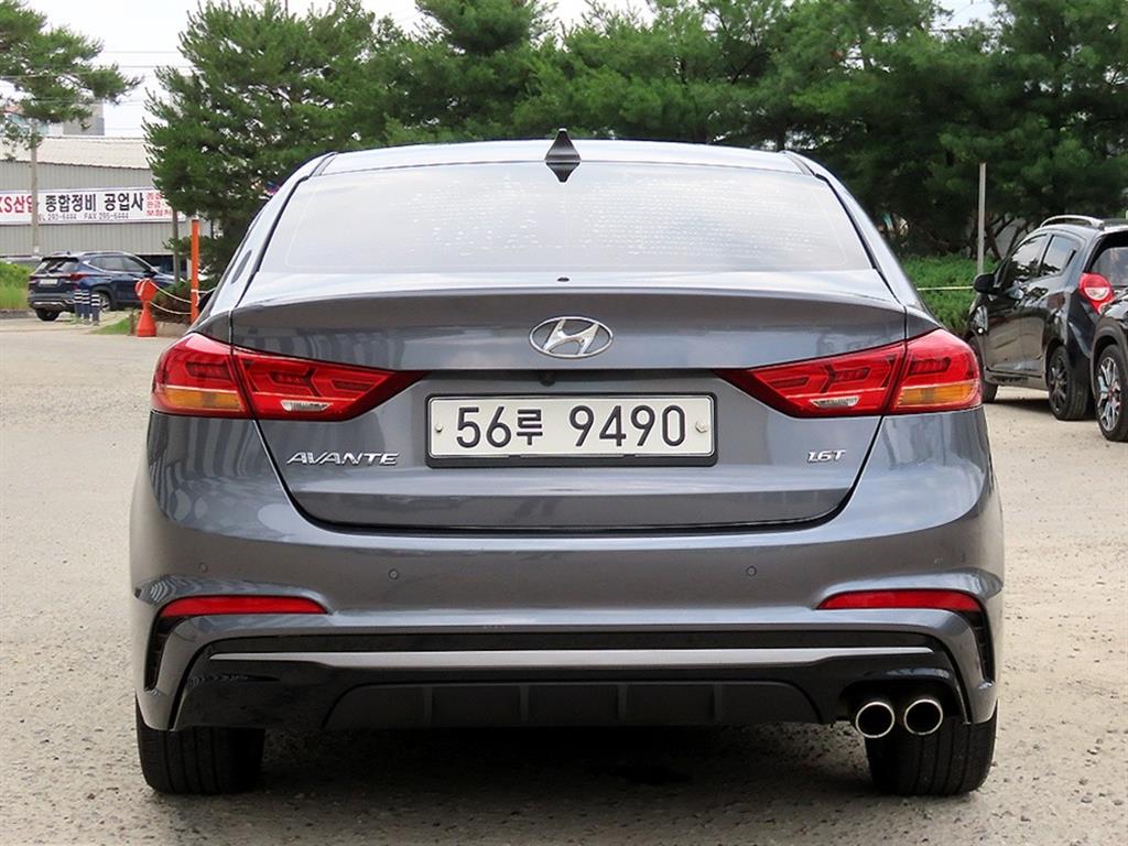 HYUNDAI Avante - Vista 4