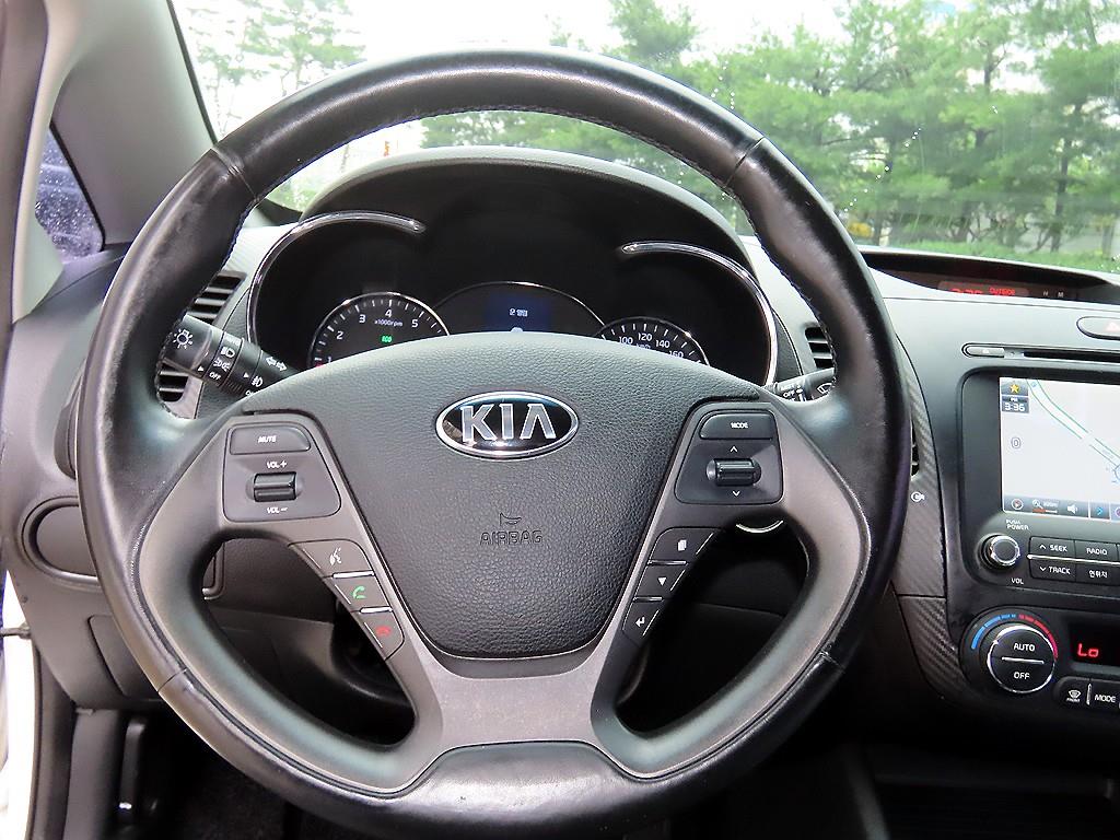 KIA K3 - Vista 8