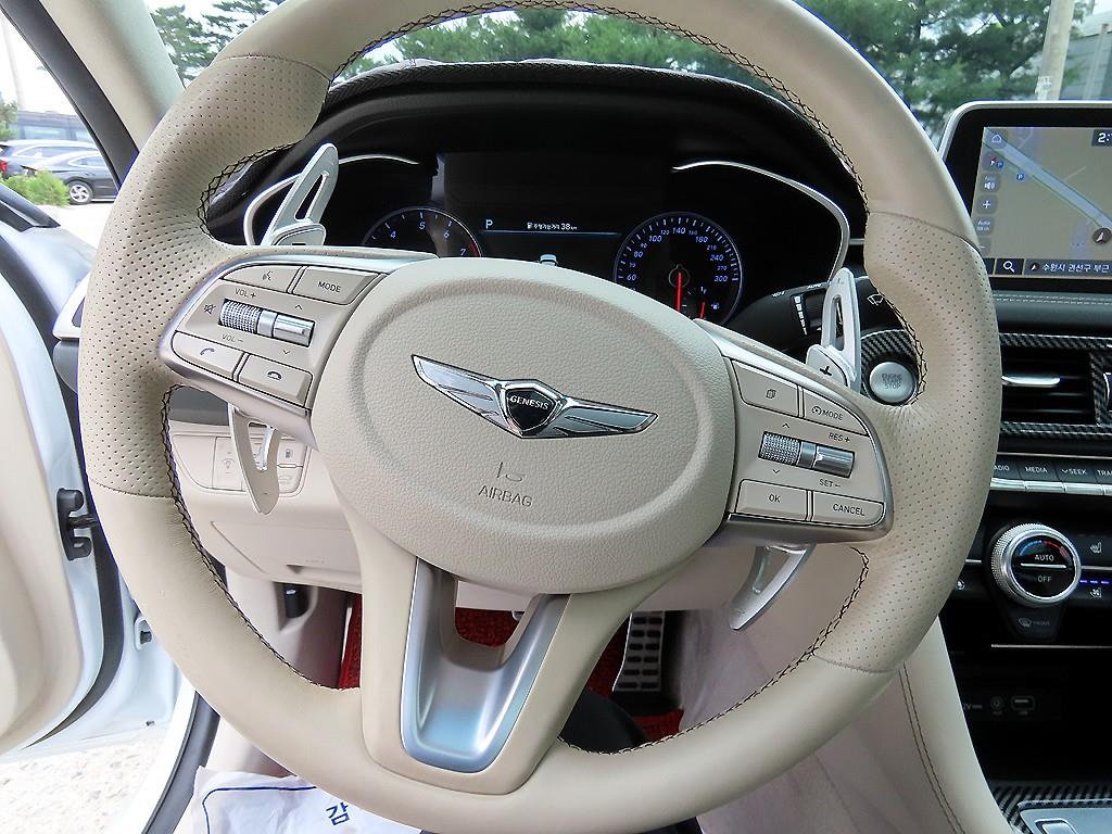 Genesis G70 - Vista 8