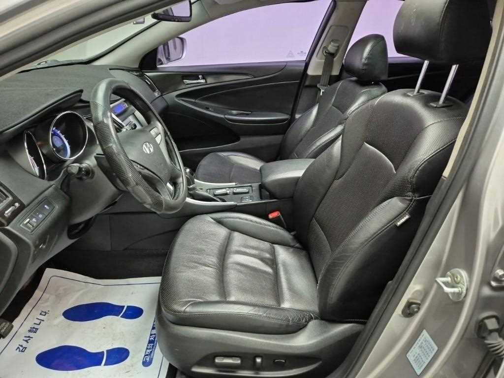 HYUNDAI Sonata - Vista 11