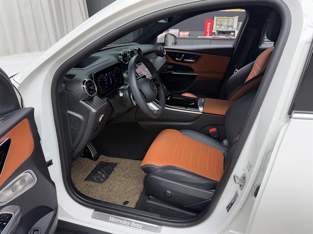 Mercedes Benz GLC Class - Vista 10