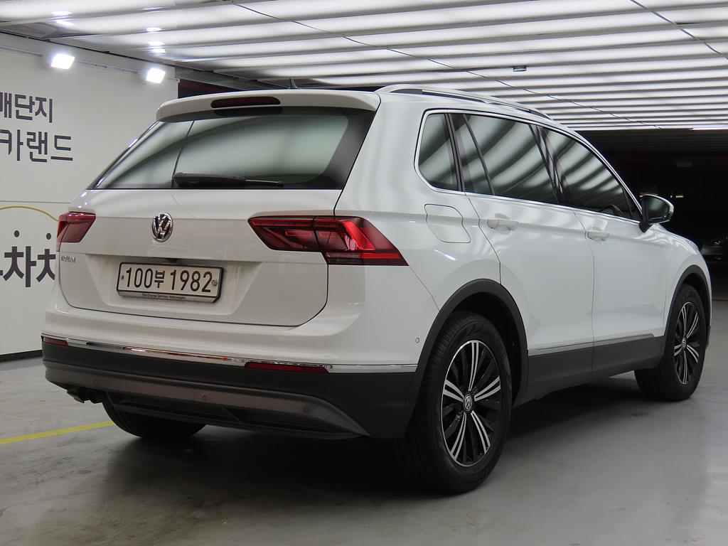 Volkswagen Tiguan - Vista 4