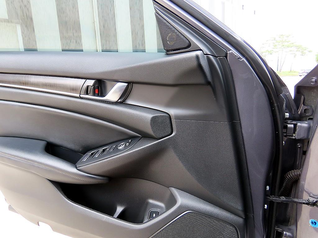Honda Accord - Vista 11