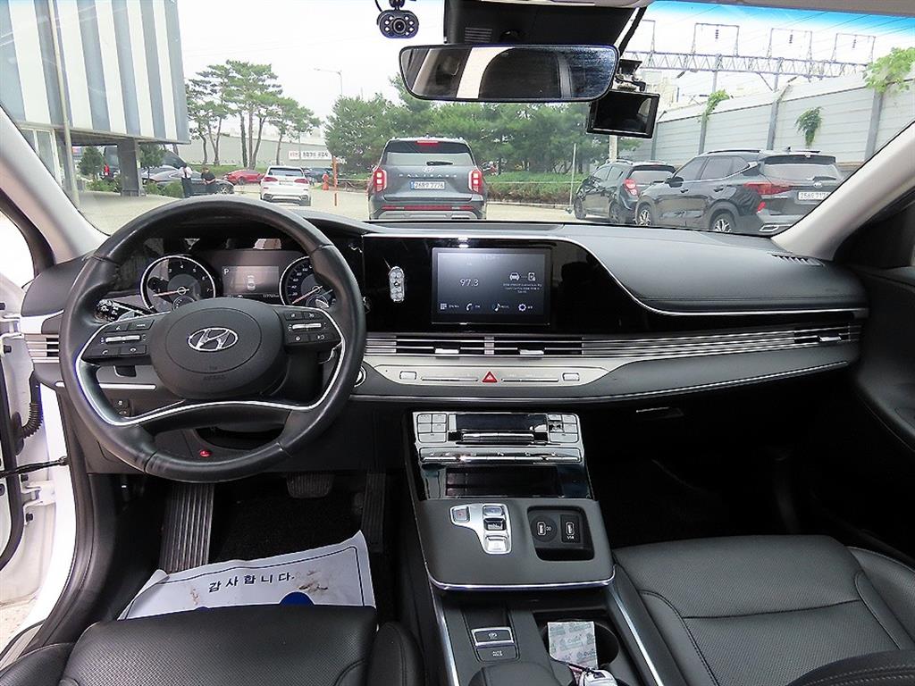 HYUNDAI Grandeur - Vista 7