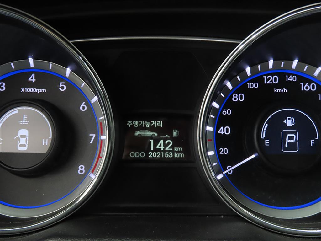 HYUNDAI Sonata - Vista 9