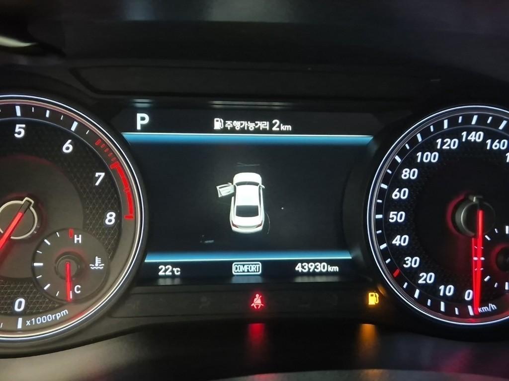 Genesis G70 - Vista 6