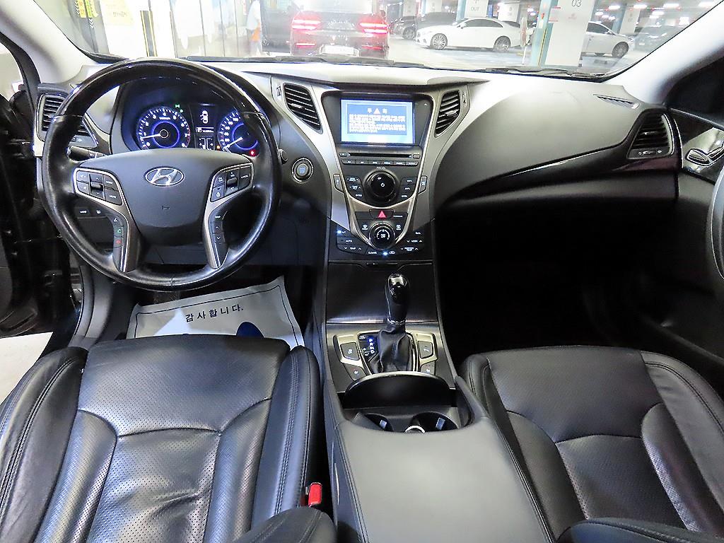 HYUNDAI Grandeur - Vista 10