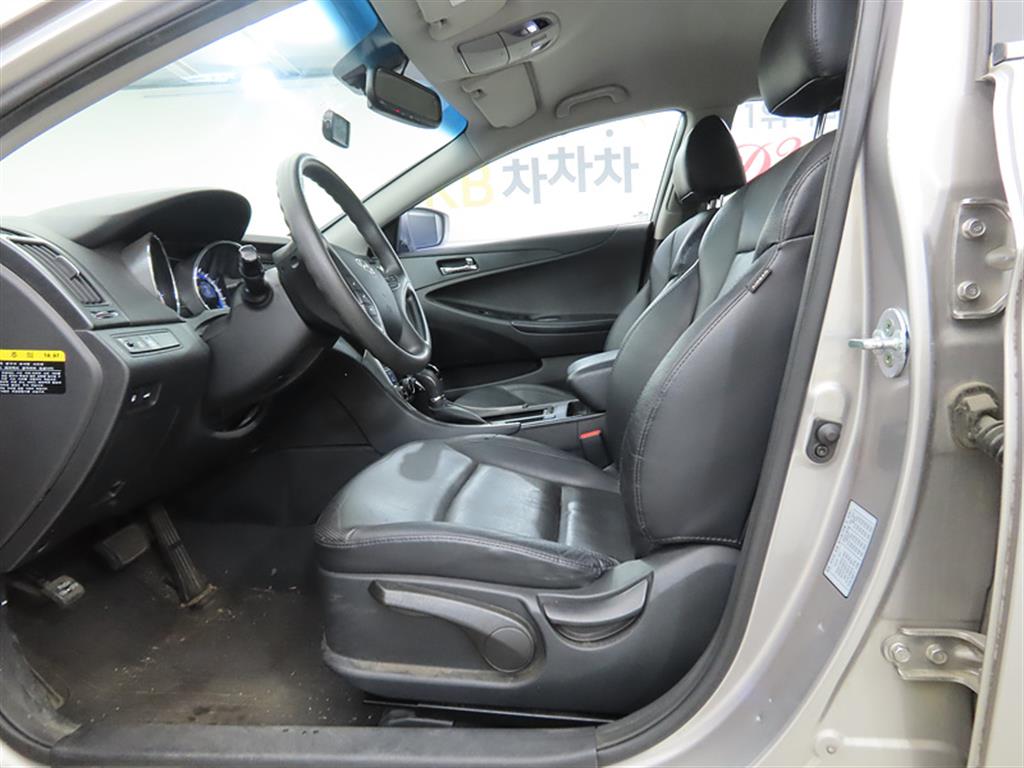 HYUNDAI Sonata - Vista 5