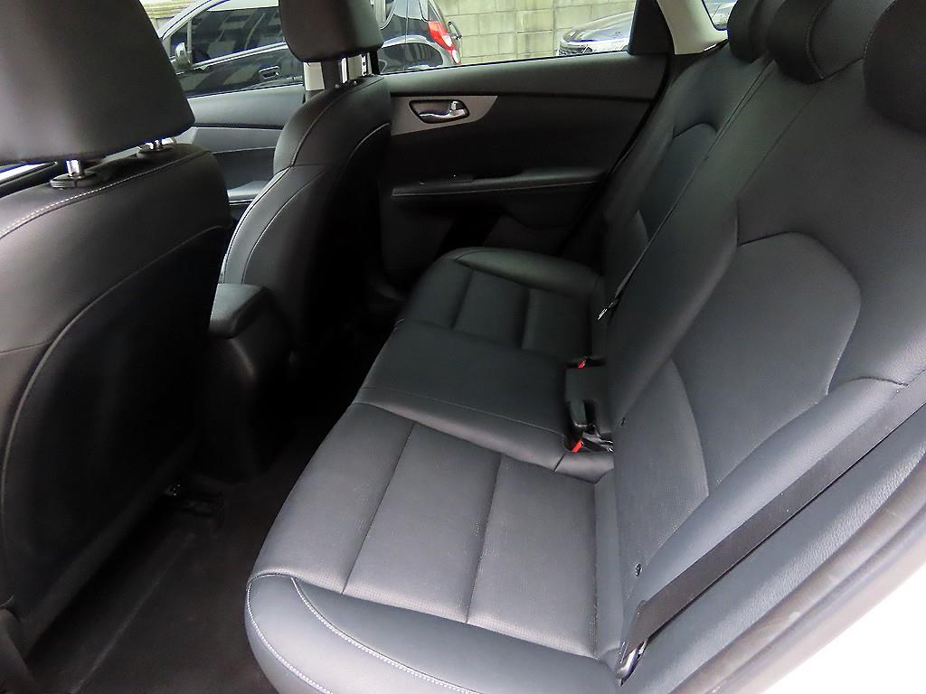 KIA K3 - Vista 6