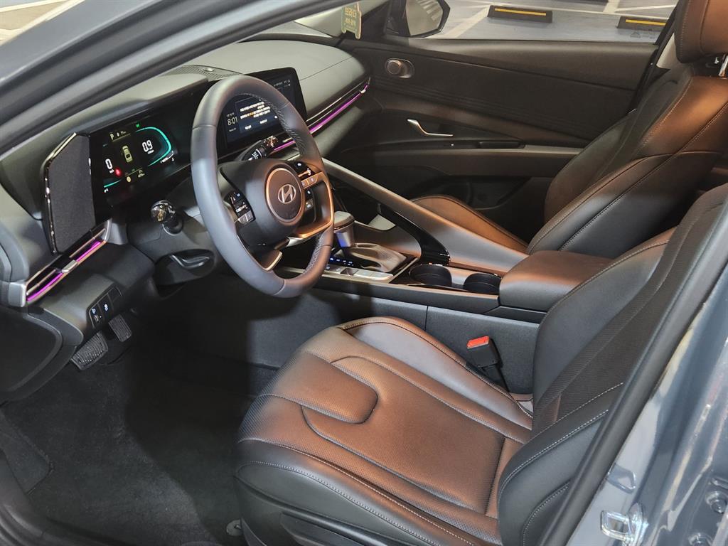 HYUNDAI Avante - Vista 7