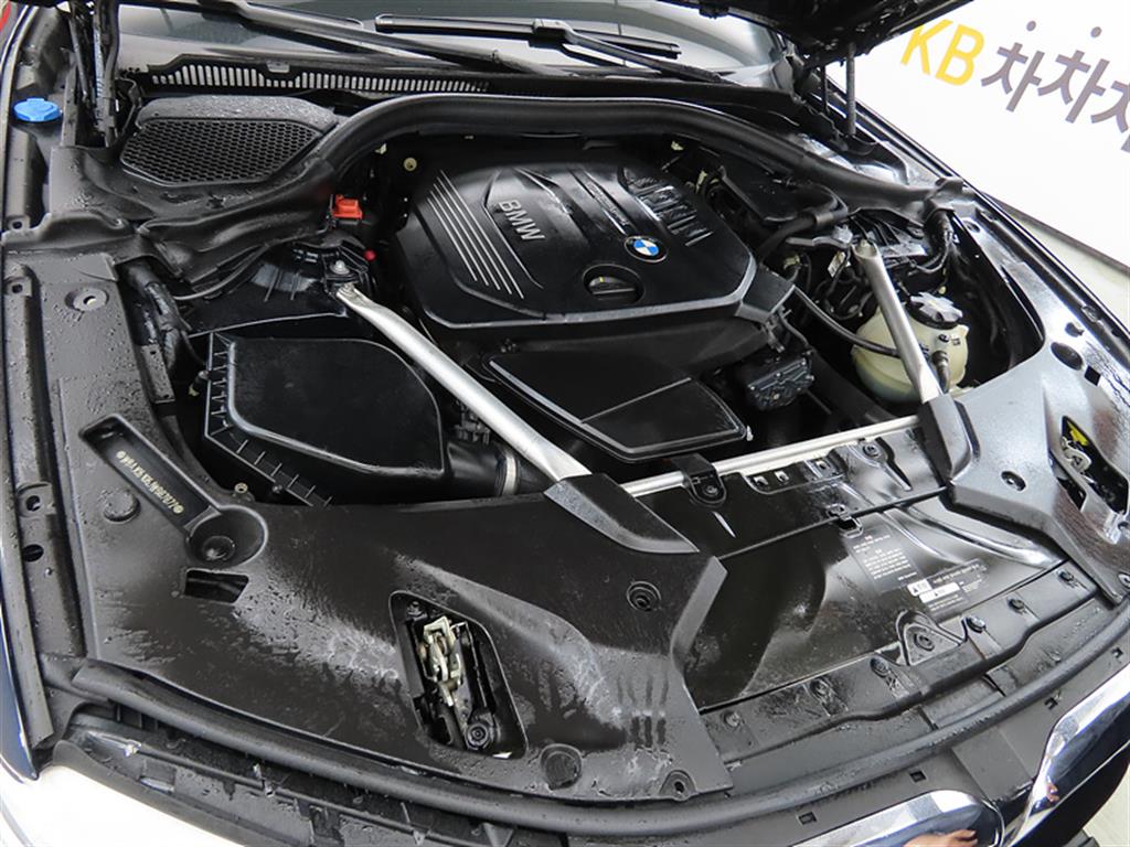 BMW 5 Series 2018 Negro - Importación desde Corea - HF Imports Iquique - Foto 19
