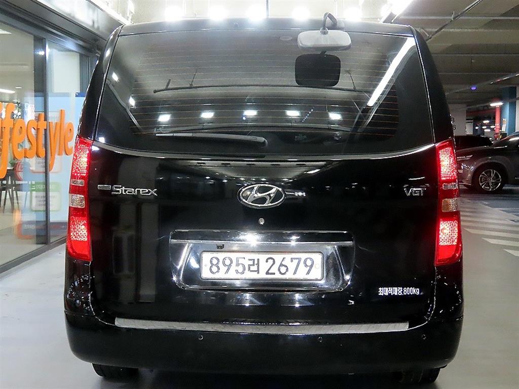 HYUNDAI Starex - Vista 5