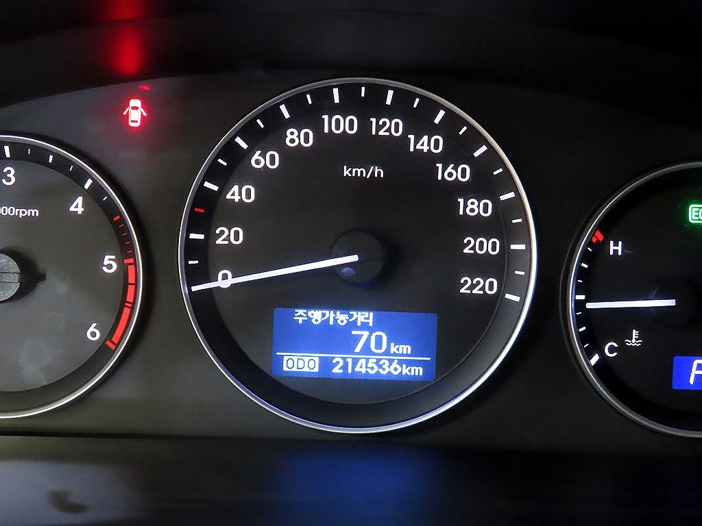 HYUNDAI Starex - Vista 9