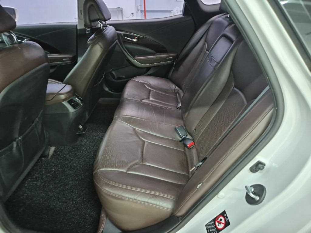 HYUNDAI Grandeur - Vista 12