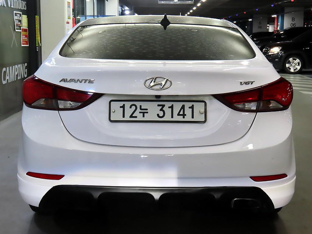 HYUNDAI Avante - Vista 5