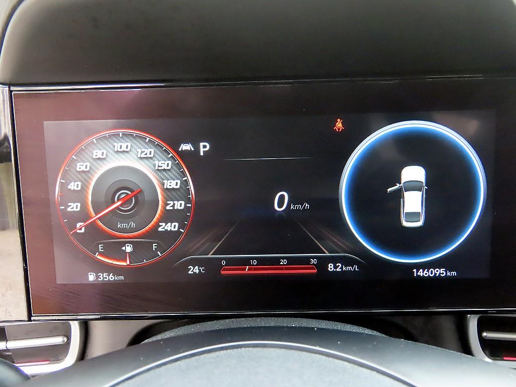 HYUNDAI Avante - Vista 9