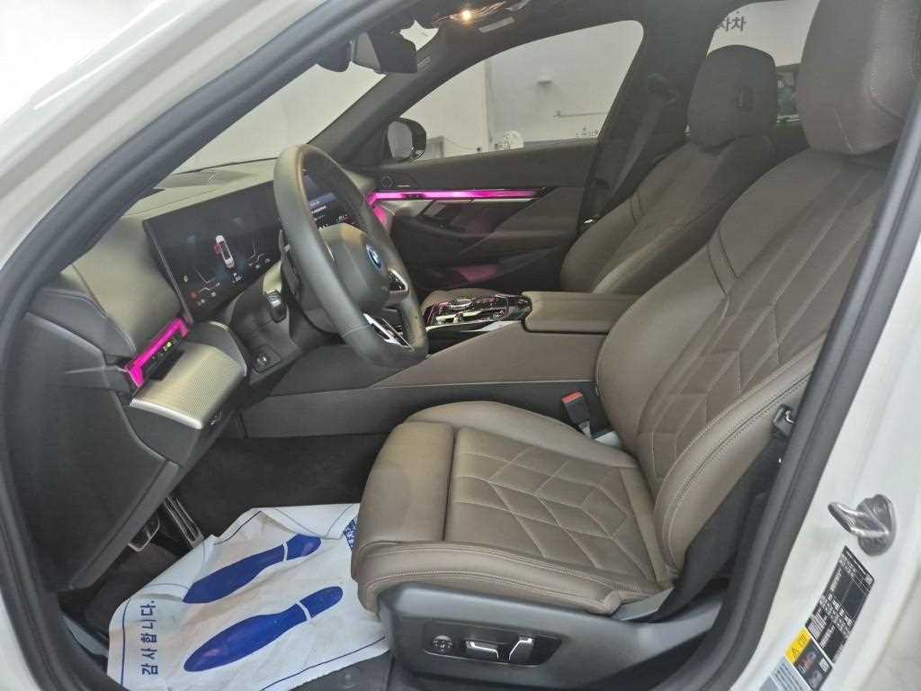 BMW i5 - Vista 11