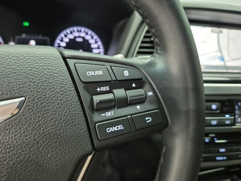 HYUNDAI Genesis - Vista 9