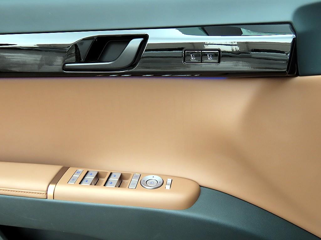 HYUNDAI Grandeur - Vista 12