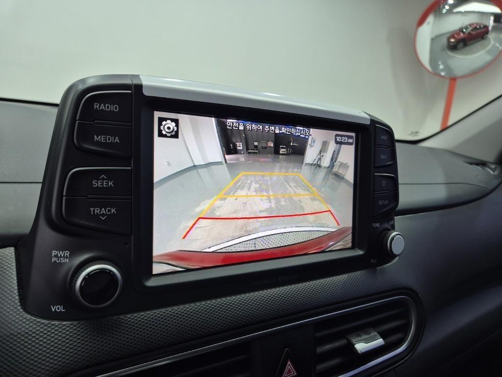 HYUNDAI Kona - Vista 9